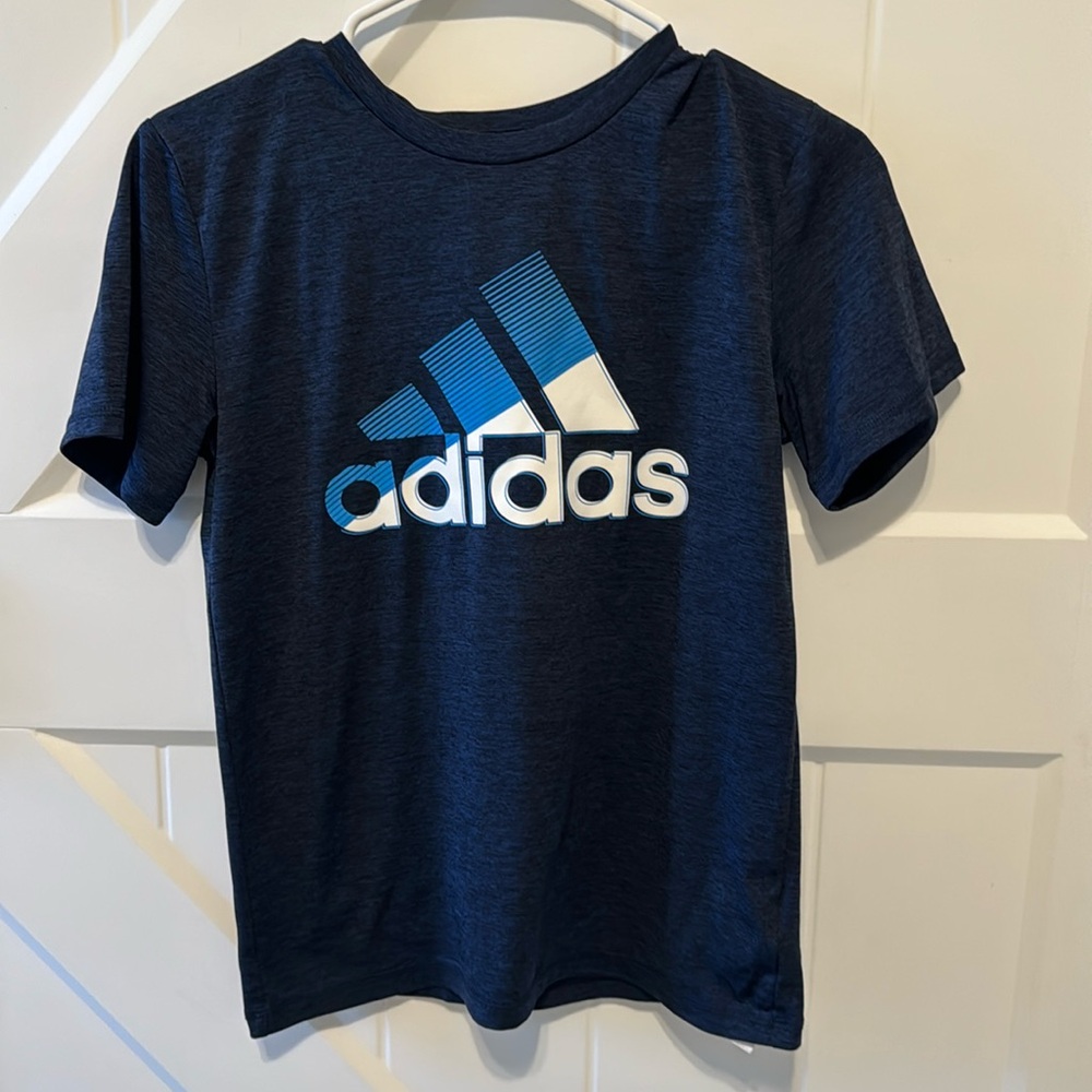 Boys adidas t shirt size M 10/12